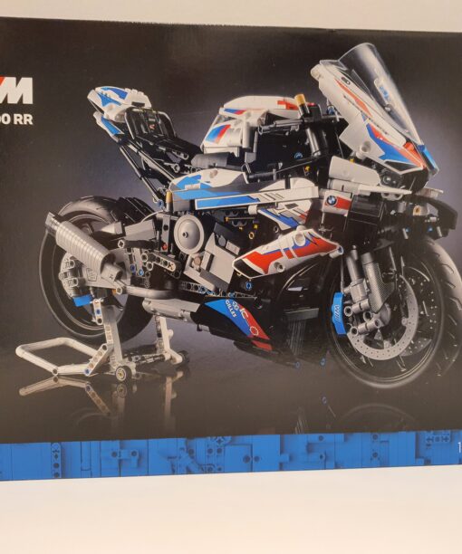 Alternative view of LEGO Technic 42130 - BMW M 1000 RR